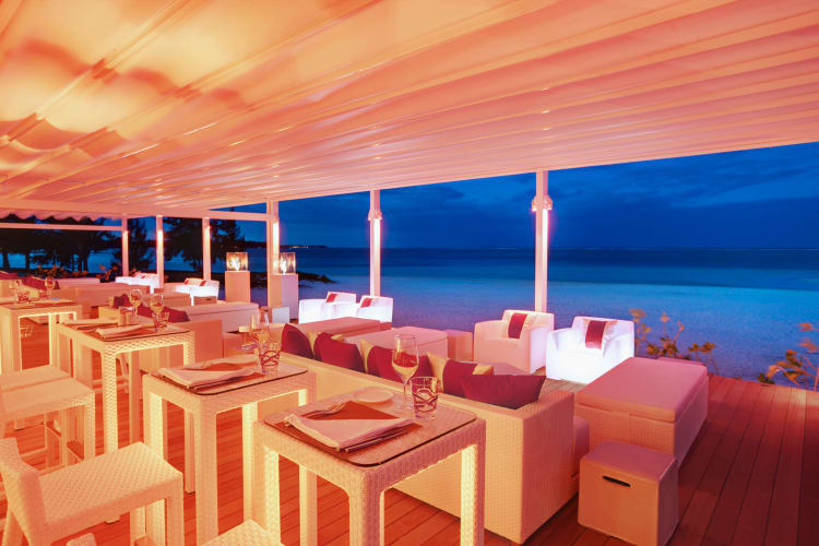 Beach rouge interior and sea views